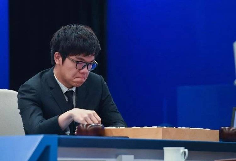 马斯克携AI约战LOL世界冠军 T1战队:我们准备好了
